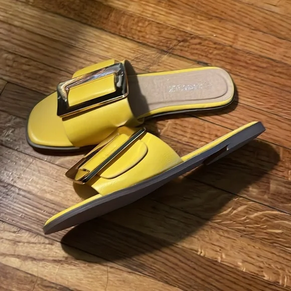 Charming Lady Slides - Picture 6 of 9